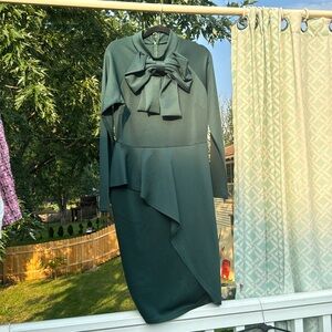 Long sleeve dark green midi dress